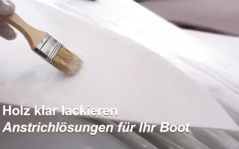 Mit einem Pinsel wird eine weiße Oberfläche bearbeitet. Holz klar lackieren für Ihr Boot.