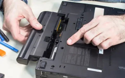 Wymiana baterii laptop Asus: uniknij kosztownych błędów i zagrożeń