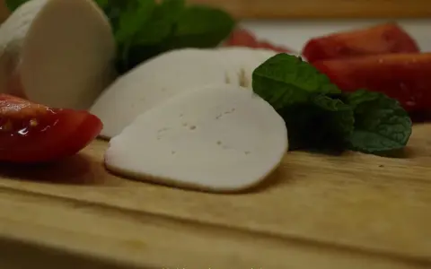 Domowy ser kozi: przepis krok po kroku. Zrób to sam!