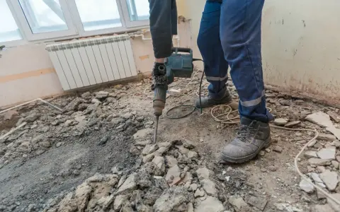 Jak skuć beton efektywnie i bezpiecznie – sprawdź najlepsze metody