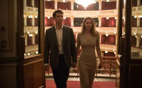 Ubiór do filharmonii: Jak ubrać się z klasą i uniknąć wpadki?