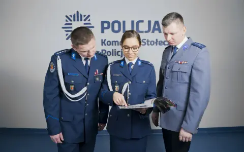 Mundur wyjściowy Policji: Wszystko, co musisz wiedzieć o stroju galowym