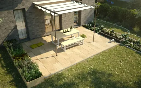Moderne garten terrasse ideen: helle Steinplatten, Pergola mit Sonnensegel, Holztisch mit Bänken, grüne Beete und Rasen.