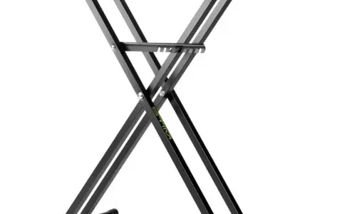 Składany, czarny stojak pod keyboard. Idealny, gdy zastanawiasz się, jak zrobić stojak pod keyboard, który jest stabilny i łatwy w transporcie.