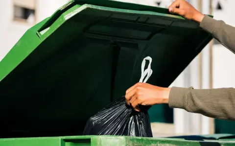 Gdzie wyrzucić pieluchy? Uniknij błędów w ich utylizacji