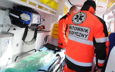 Czy ratownik medyczny może szczepić? Sprawdź jego uprawnienia i ograniczenia