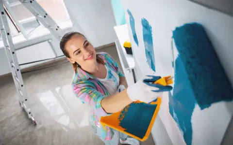 Ile farby na mieszkanie 50 m²? Obliczamy idealną ilość