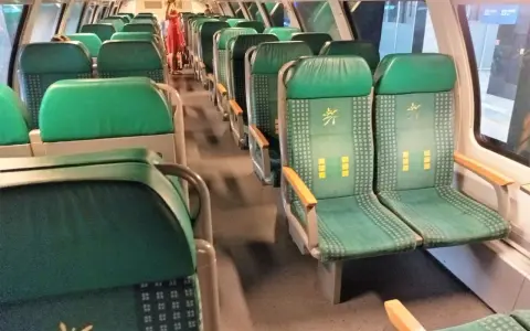 Dojazd do Ustki: Odległość, trasy, pociąg, autobus bez stresu!