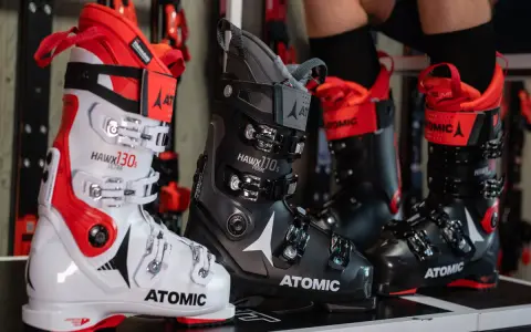 Gdzie kupić buty narciarskie? Bootfitting to klucz do komfortu!