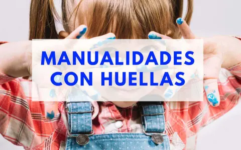 Niño con dedos manchados de pintura azul, listo para crear manualidades con huella.