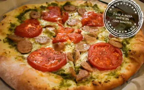 Pâte à pizza rapide : ma recette express en 15 min (sans attente !)