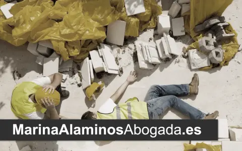 Un trabajador accidentado en obra. Si sufres un accidente, te ayudamos con tu resolución INSS recargo de prestaciones.