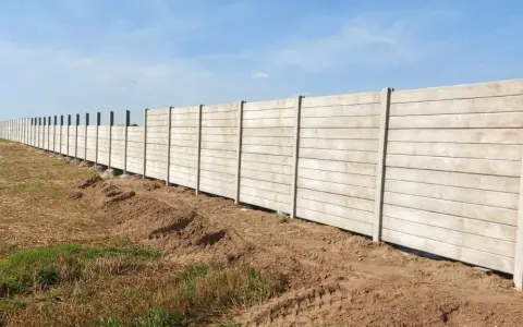Jak wysoki może być płot betonowy? Poznaj przepisy i konsekwencje