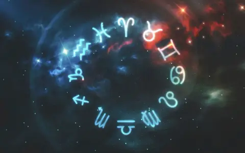 Zodiakalny krąg z symbolami, od Barana do Ryb. Panna od 23 sierpnia do 22 września.