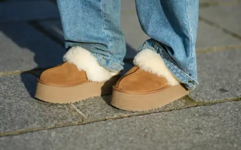Jakie buty na szeroką stopę zapewnią komfort i wsparcie?