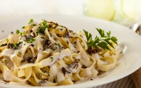 Spaghetti z truflami: przepis jak z restauracji i przewodnik po truflach