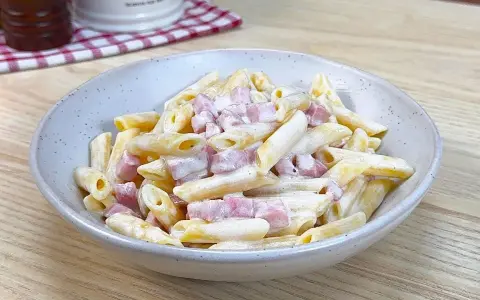 Pasta Panna e Prosciutto: Ricetta Cremosa e Veloce | Guida Completa