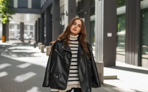 Czy ramoneski są modne? Odkryj ich ponadczasowy styl i trendy