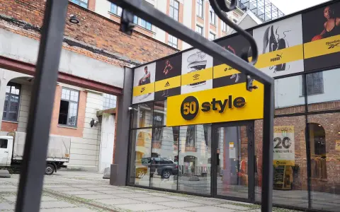 Sklep 50 style z butami i odzieżą sportową marek Nike, Adidas, Puma, Reebok. Czy 50 style jest legit? Tak, to znana sieć sklepów.