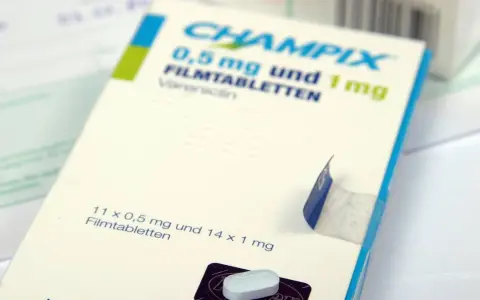 Packung Champix Filmtabletten, 0,5 mg und 1 mg. Eine mögliche Champix Alternative für Raucherentwöhnung.