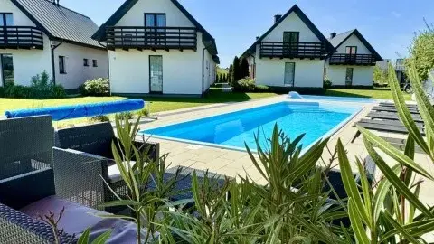 Noclegi nad morzem: Ile kosztuje urlop? Sprawdź ceny i oszczędzaj