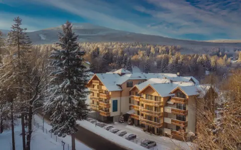 Aparthotel vs hotel: kluczowe różnice. Co wybrać na Twój wyjazd?