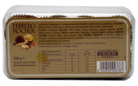 Opakowanie Ferrero Rocher. Tabela wartości odżywczych podaje, że 100g ma 2506/603 kcal.