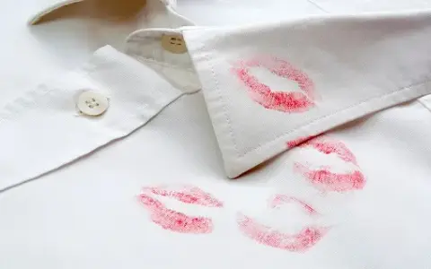 Make up Flecken entfernen: Effektive Tipps für schnelle Ergebnisse