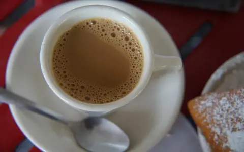 Czy kawa zbożowa pobudza? Prawda o energii bez kofeiny!