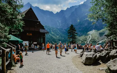 Zakopane: Co zwiedzić? Atrakcje, szlaki, termy i jak uniknąć tłumów