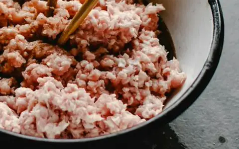 Carne picada lista para preparar deliciosas recetas.