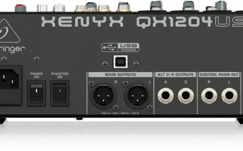 Tył miksera Behringer Xenyx QX1204USB z wejściem zasilania, przełącznikami Power/Phantom, USB, wyjściami Main, Alt i Control Room.