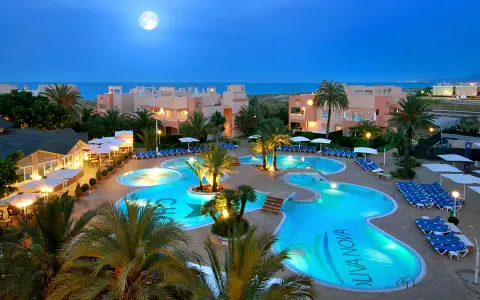 Oliva Nova Beach & Golf Hotel: lujo frente al mar y golf excepcional