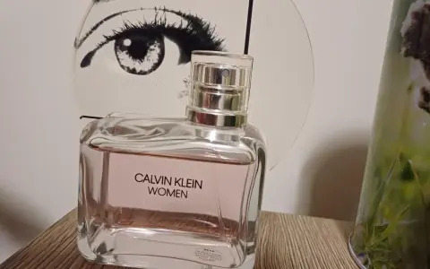 Najpiękniejsze perfumy Calvin Klein damskie: Które wybrać?