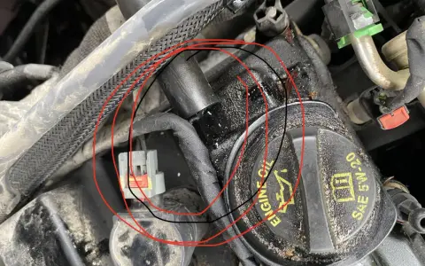 Zaznaczony przewód zapłonowy i wtyczka mogą być przyczyną błędu dtc p0301 volkswagen.