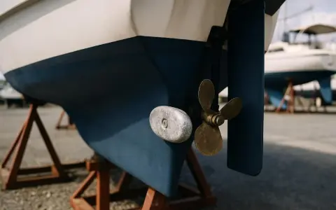Anode sacrificielle - Comprendre la polarité pour protéger votre bateau
