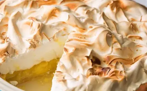Lemon Meringue Pie: La Ricetta Perfetta e Segreti