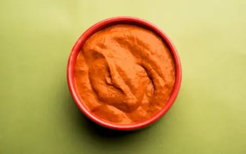 Jak zrobić czerwoną pastę curry? Sekret tajskiego smaku w domu
