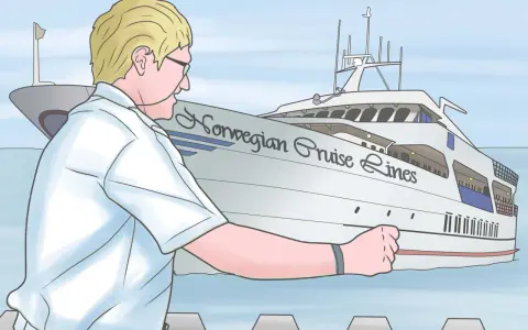 Un uomo con camicia bianca guarda una nave da crociera. Forse è il suo primo giorno: ecco come si diventa comandante di una nave da crociera.