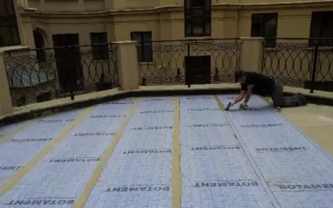 Jaką izolację na balkon wybrać, aby uniknąć problemów z wilgocią?