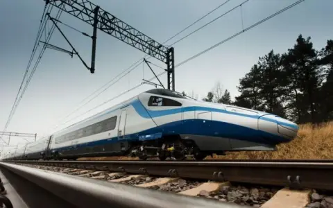 Ile na godzinę jedzie Pendolino? Odkryj maksymalne prędkości pociągu