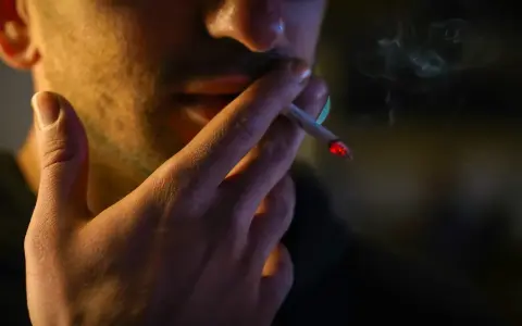 Hotele a palenie: kary do 30 000 zł! Gdzie bezpiecznie zapalić?