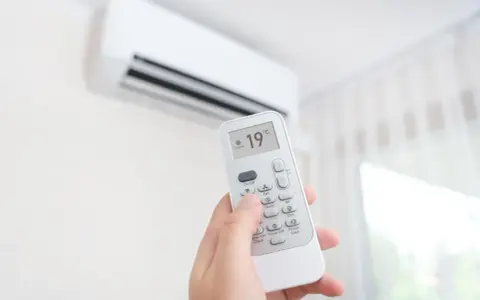 Ile kosztuje klimatyzacja do mieszkania w bloku? Sprawdź ceny i opcje