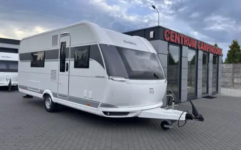 Nowy Hobby Excellent 495, idealny do podróży i jako hobby na kempingu.