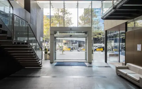 Hotel Holiday Inn Express City 22: comodidad y ubicación ideal en Barcelona