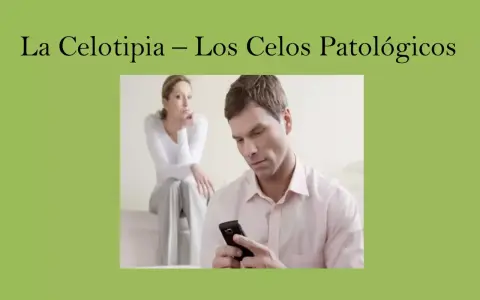 Hombre absorto en su móvil, mujer con gesto de desconfianza. La celotipia, tratamiento y superación.