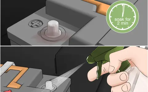 Pulizia di **pile ossidate**: un terminale della batteria con depositi bianchi viene spruzzato con un liquido detergente.