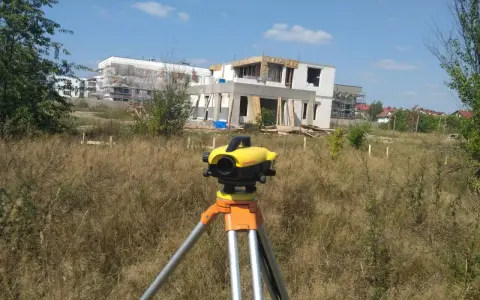 Geodeta: Twój ekspert od map i granic. Zbuduj dom bez ryzyka!