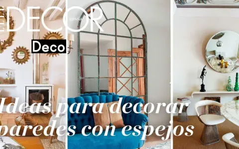 Ideas para decorar paredes con espejos: un espejo antiguo sobre chimenea, uno industrial sobre sofá azul y uno redondo sobre mesa de mármol.