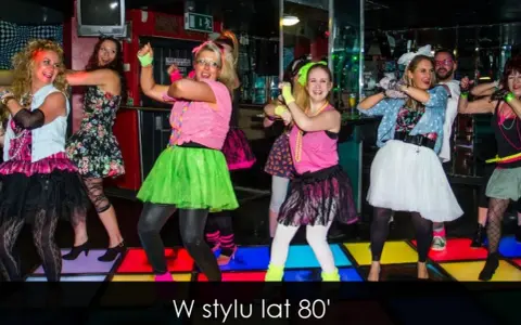 Impreza w stylu PRL pomysły, które przeniosą Cię w czasie do lat 80.